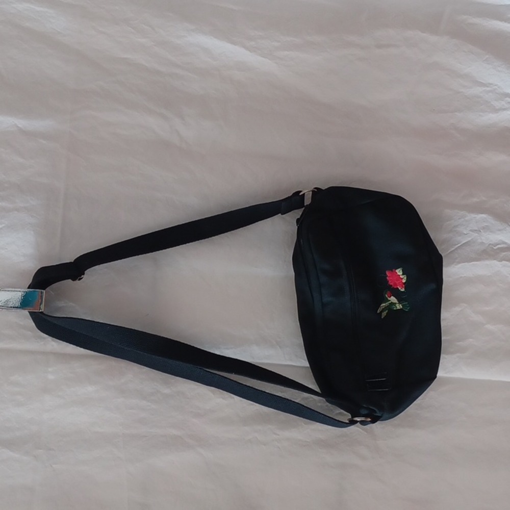 SHOULDERS BAG FOR WOMAN FOR SALE